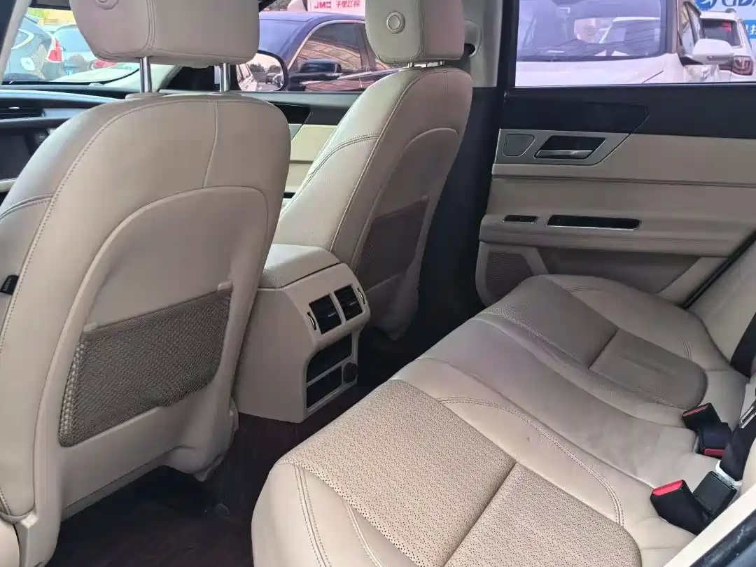 Jaguar XF 2016 2016 XF 2.0T 2WD Elegance Edition