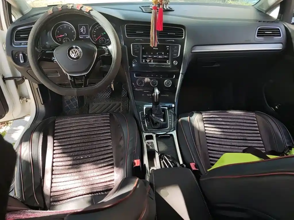 Фото 10 - Volkswagen Golf