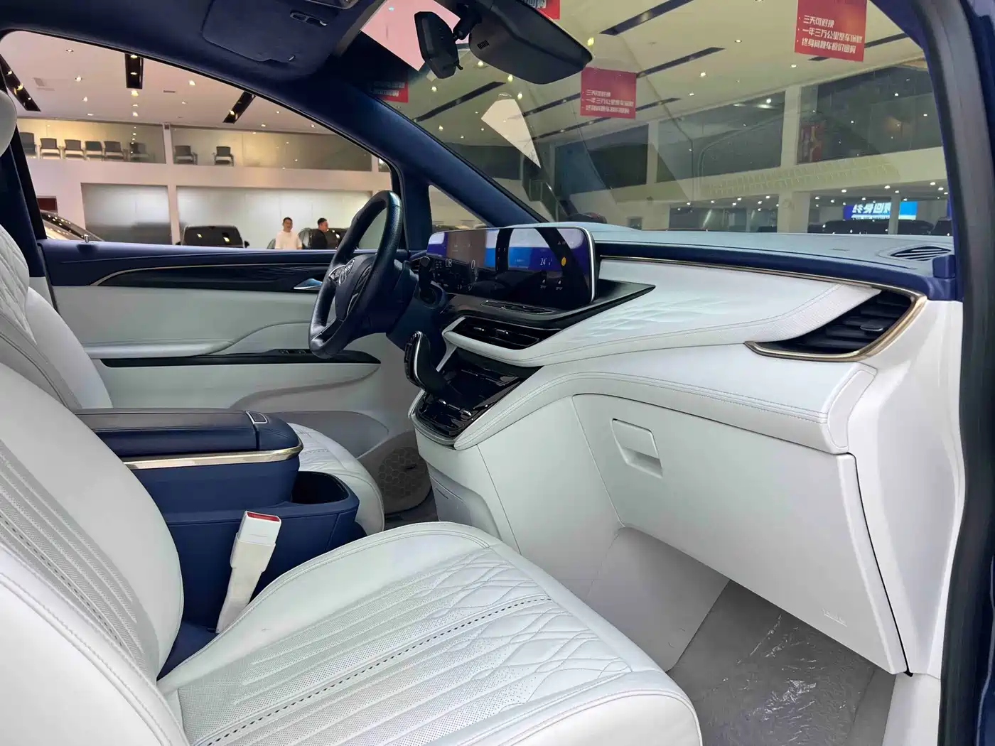 Buick GL8 2020 Avenir Four-Seat Prestige Edition фото 16