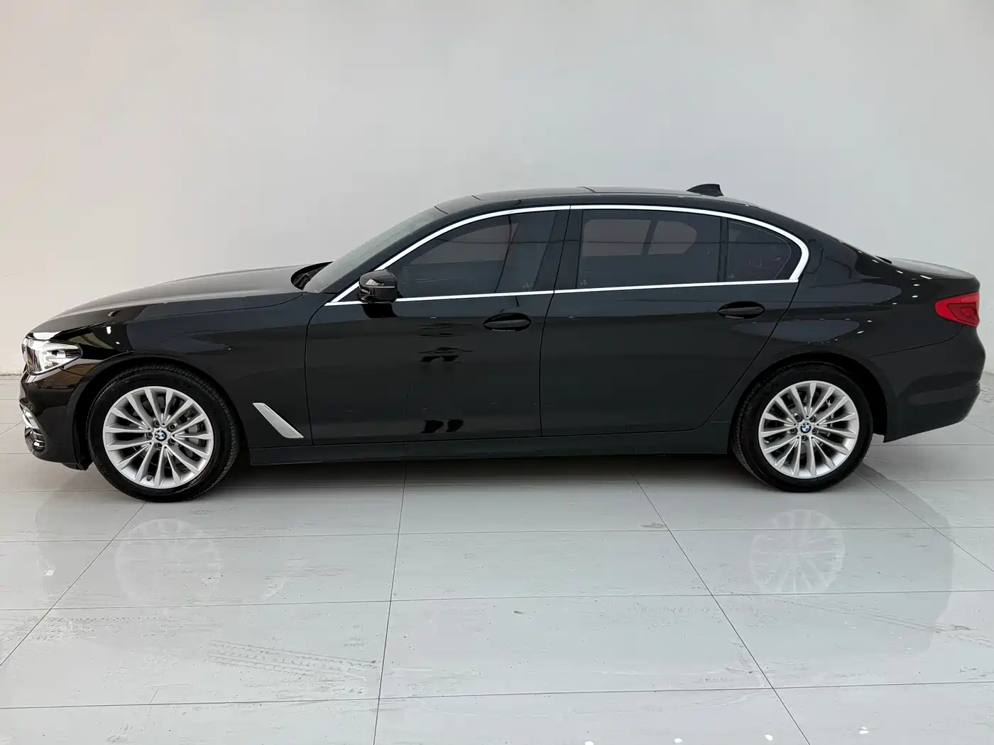 BMW 5 Series 2019 530Li Leading Luxury Package фото 4