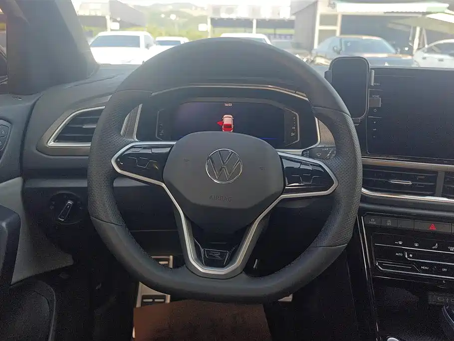 Volkswagen T-ROC 2025 300TSI DSG 2WD Dawn Edition фото 15