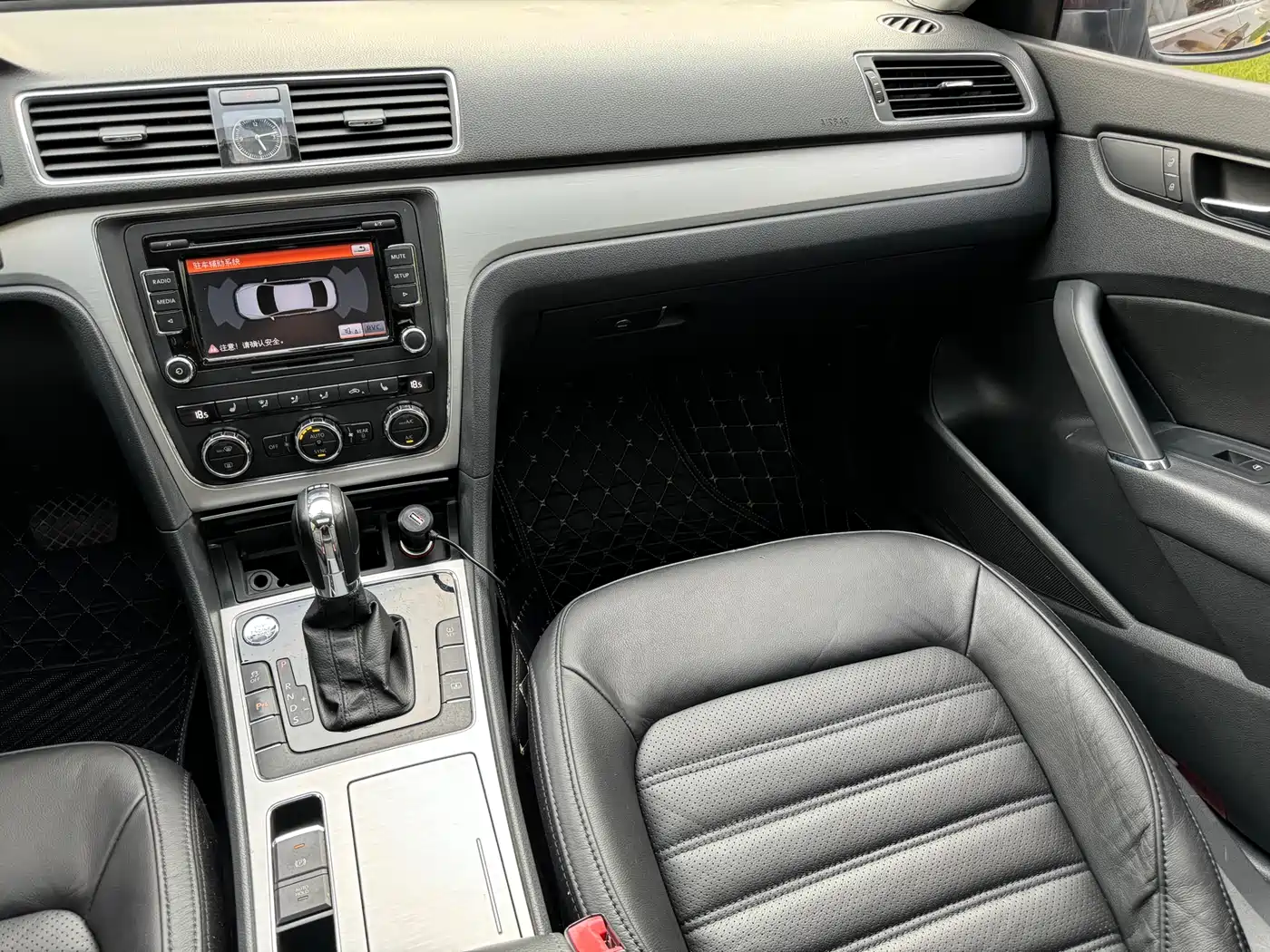 Volkswagen Passat 2013 2.0TSI DSG Yuzun фото 12