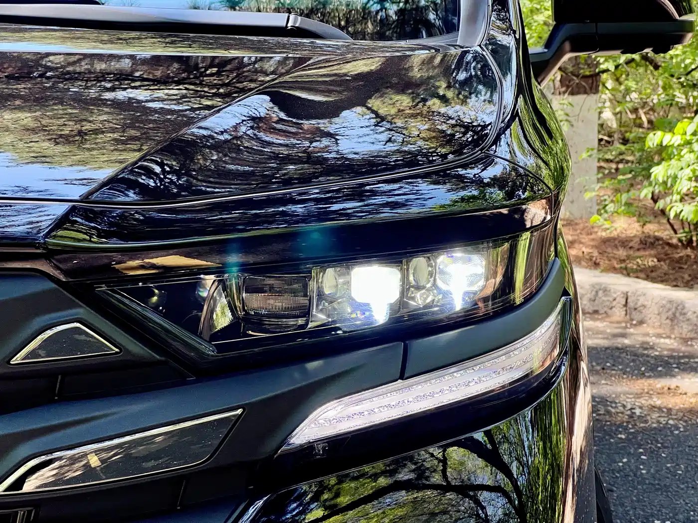 Toyota Vellfire 2024 Crown Hybrid 2.5L Premium Edition фото 3