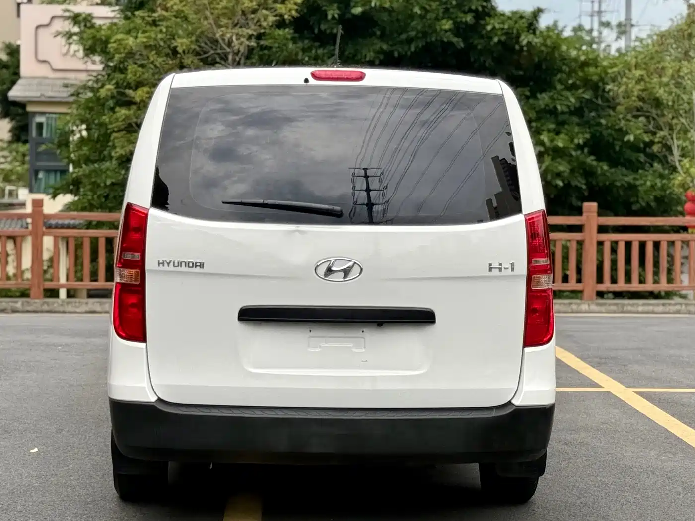 Hyundai H-1 Grand Starex 2011 2.4L Comfort Edition фото 6