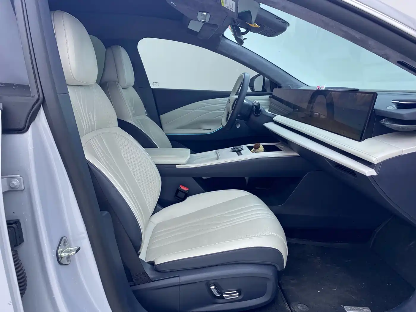 Geely Galaxy Galaxy E8 2024 665km RWD Starship Voyager Edition фото 14