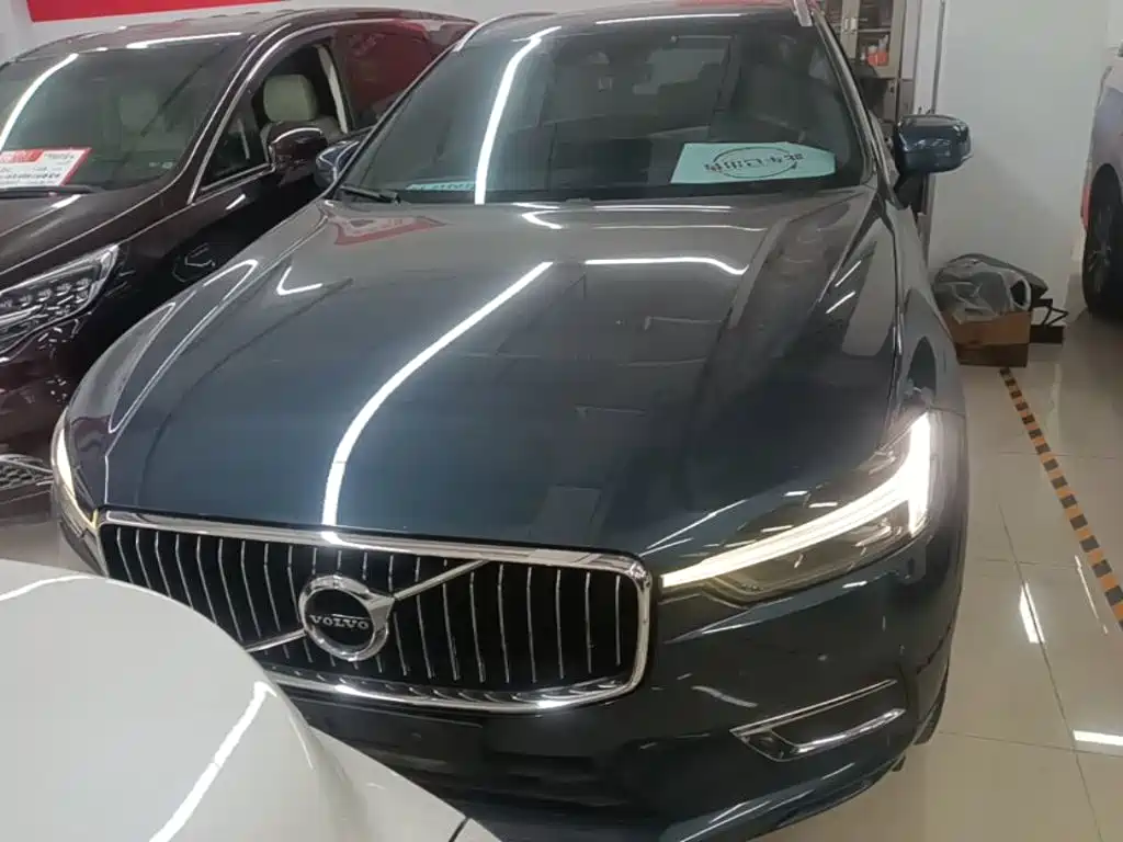 Фото 3 - Volvo XC60