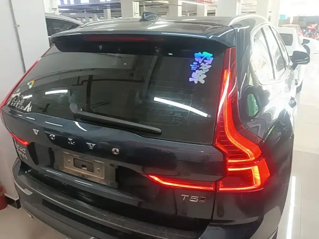 Фото 6 - Volvo XC60