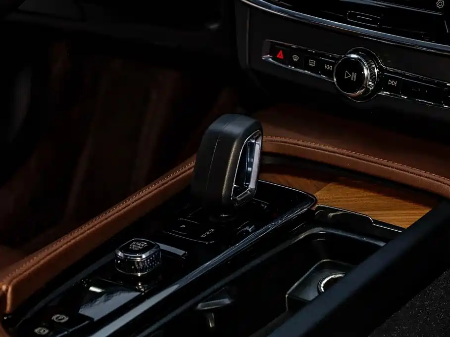 Volvo S90 2025 2024 B5 Momentum Luxury Edition