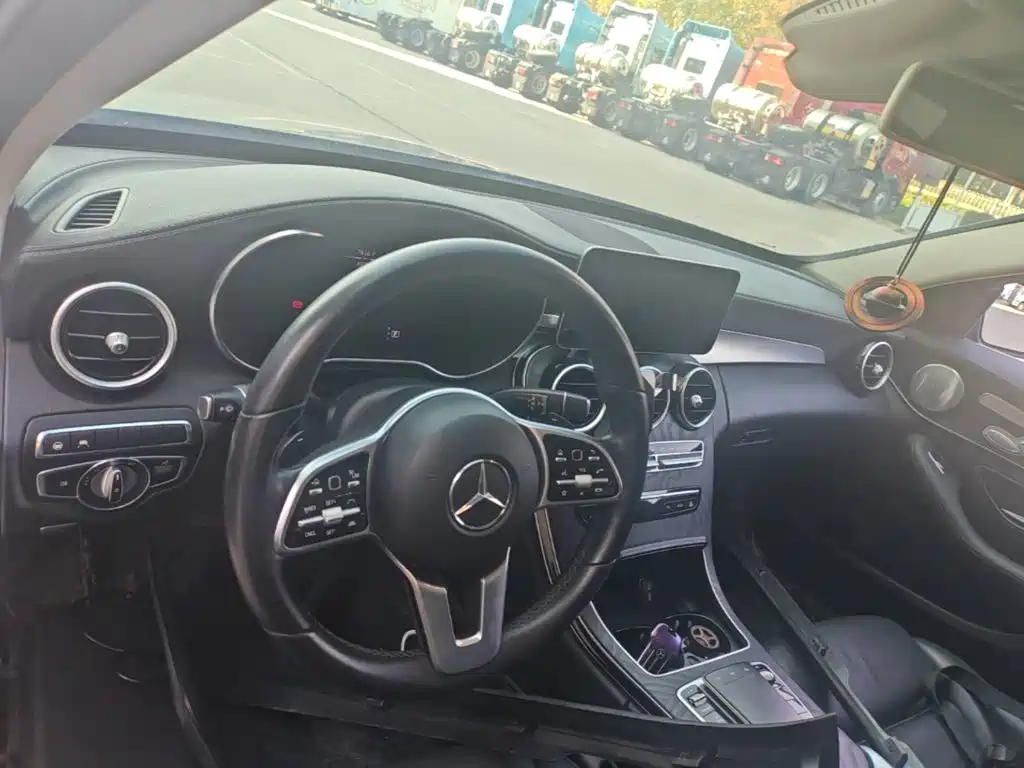 Фото 10 - Mercedes-Benz C-Class