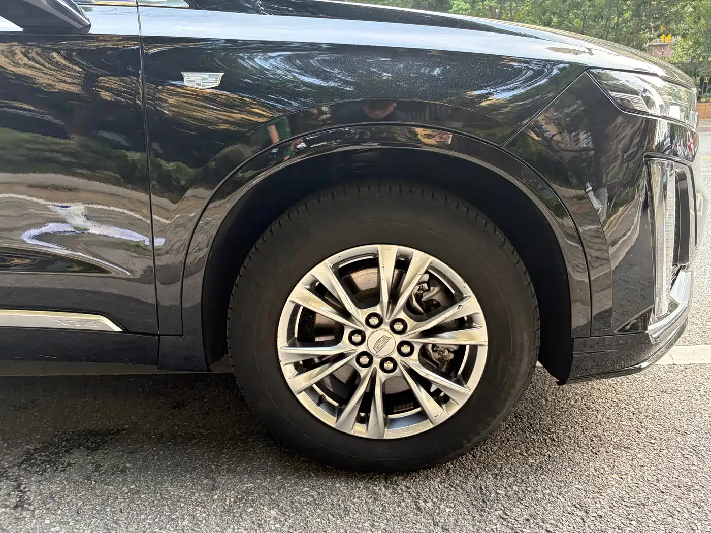 Фото 11 - Cadillac XT6
