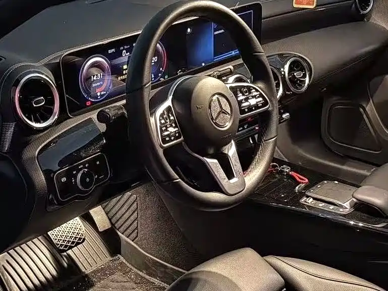 Mercedes-Benz A-Class 2020 A 200 L Sport Sedan фото 10