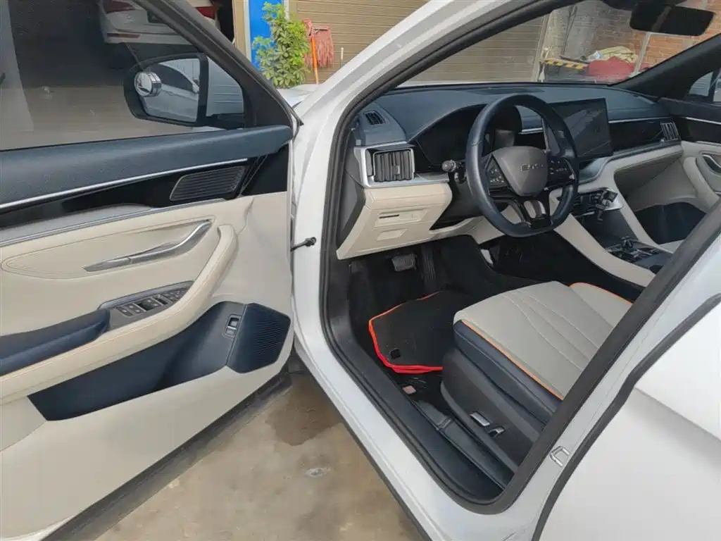 BYD Song PLUS PHEV 2023 Champion Edition DM-i 110KM Flagship фото 16
