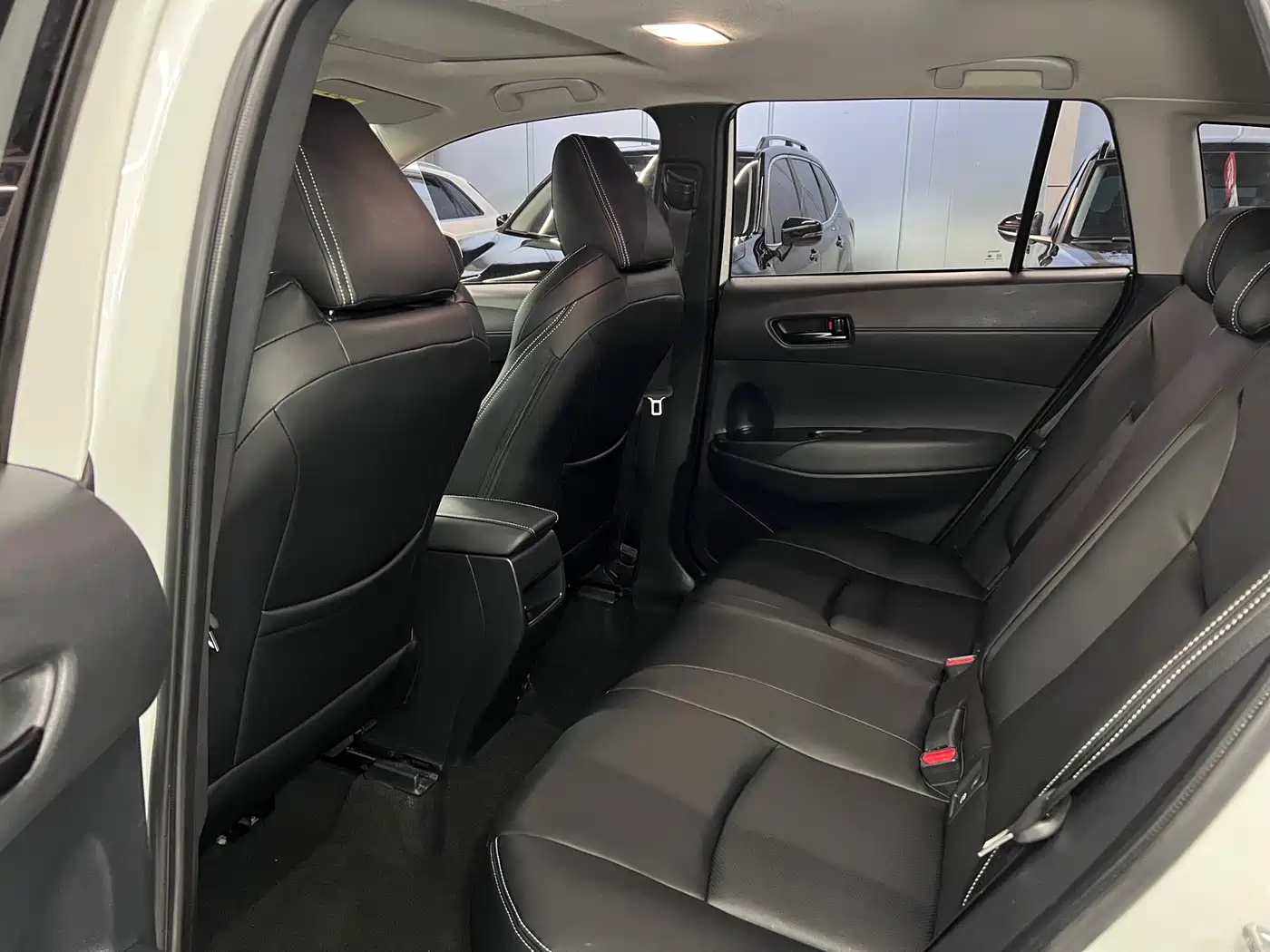 Toyota Frontlander 2022 2.0L CVT Leading Edition фото 10