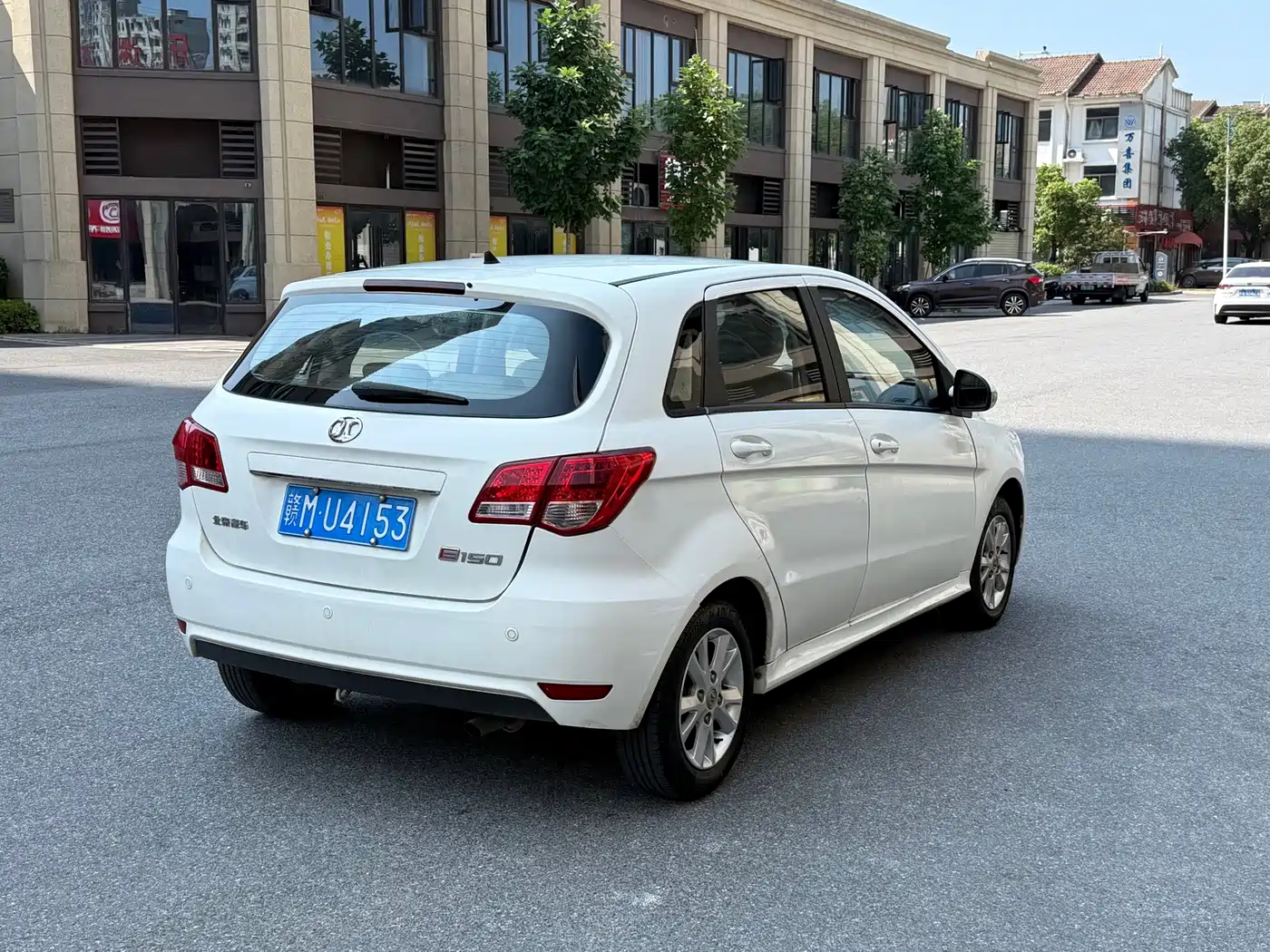 BAIC E-Series 2015 2013 Hatchback 1.5L Automatic Letian Edition