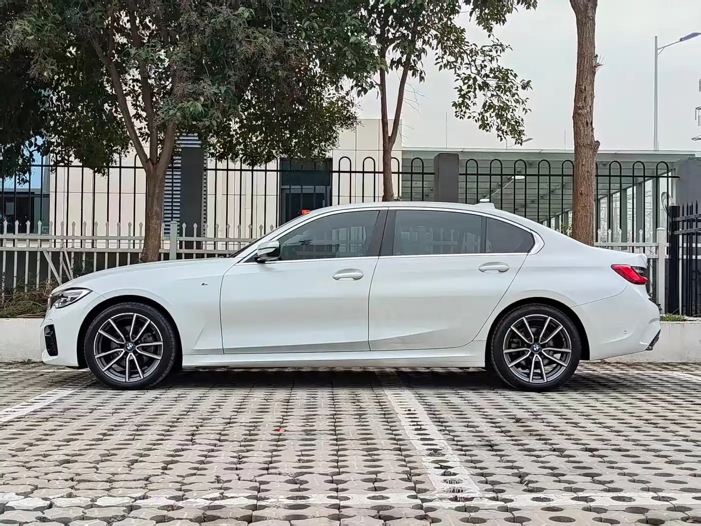 BMW 3 Series 2021 Second Facelift 325Li M Sport Package фото 3