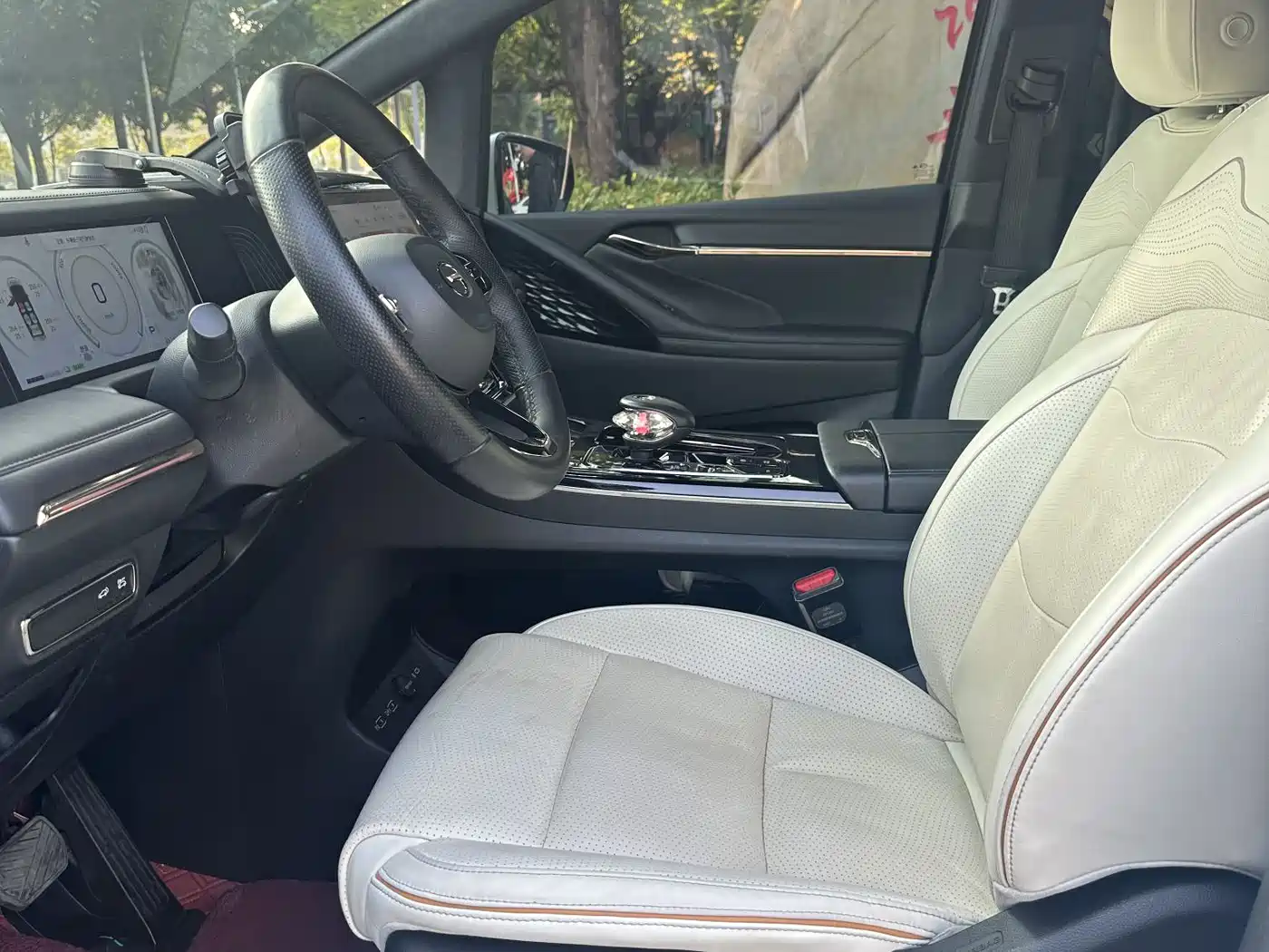 GAC Trumpchi Trumpchi M8 2023 Model Master Series Hybrid Royal Edition фото 5