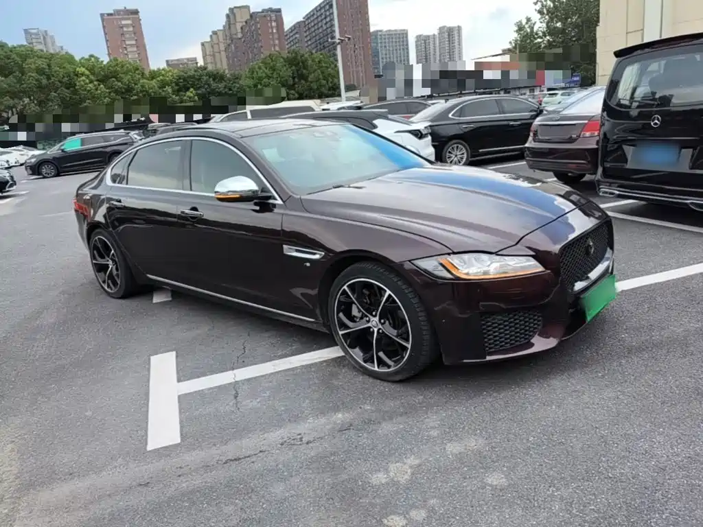 Фото 4 - Jaguar XFL