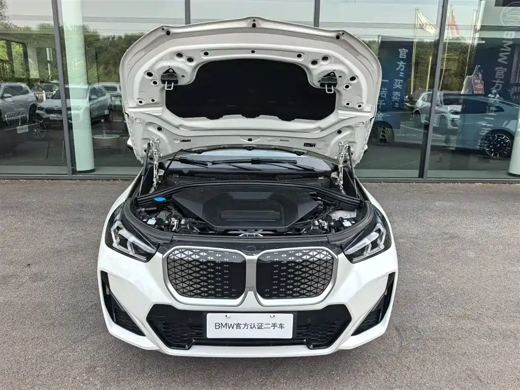 BMW iX1 2025 2025 eDrive25L M Sport Package