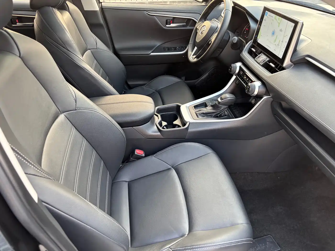 Toyota Wildlander 2022 2.0L CVT FWD Luxury PLUS Edition фото 13