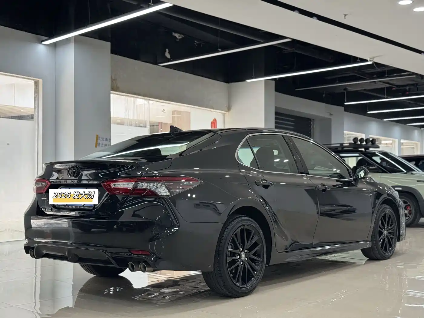 Фото 4 - Toyota Camry
