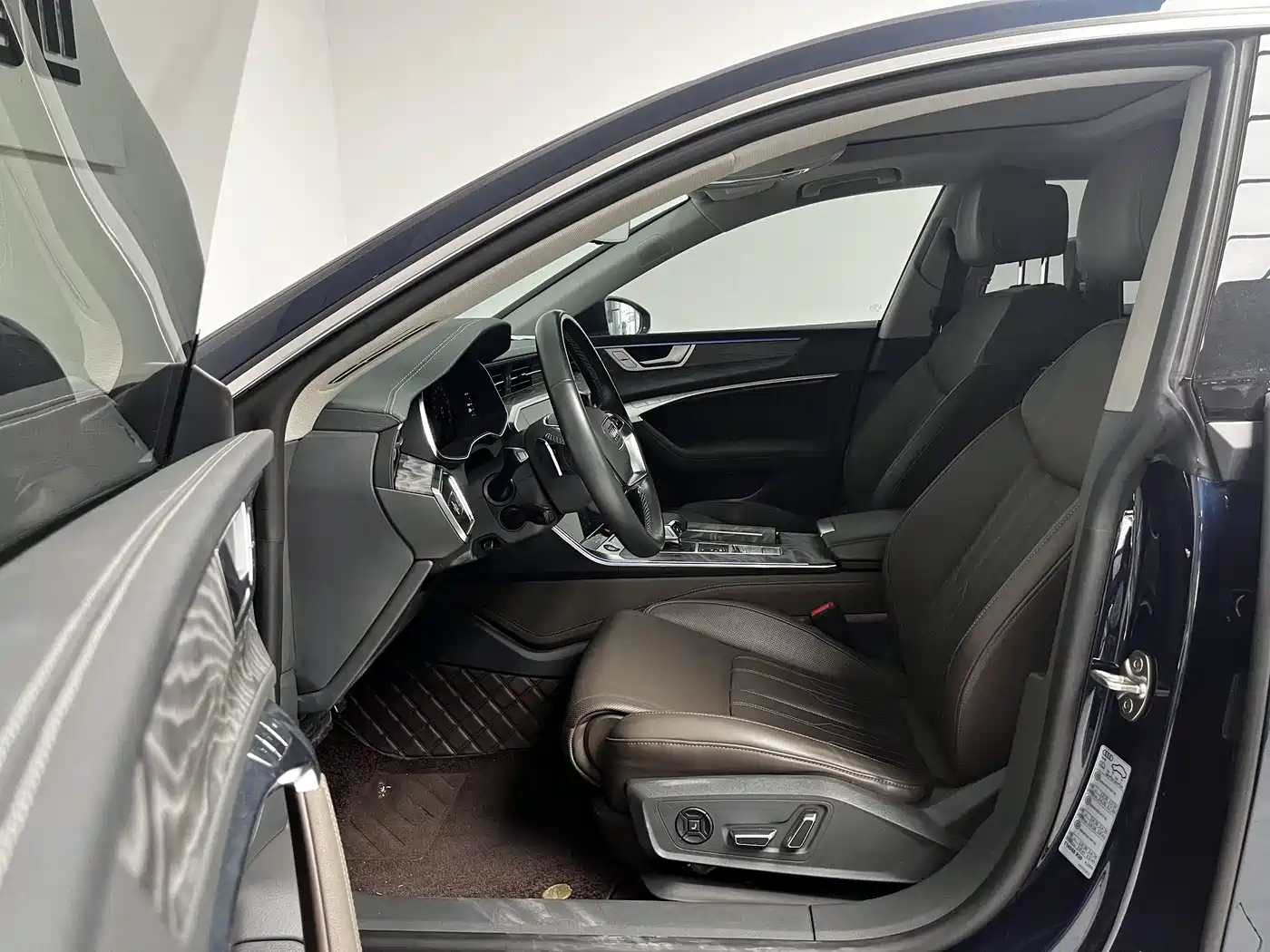 Audi A7L 2026 2022 55 TFSI quattro S-line Edition Executive Foresight