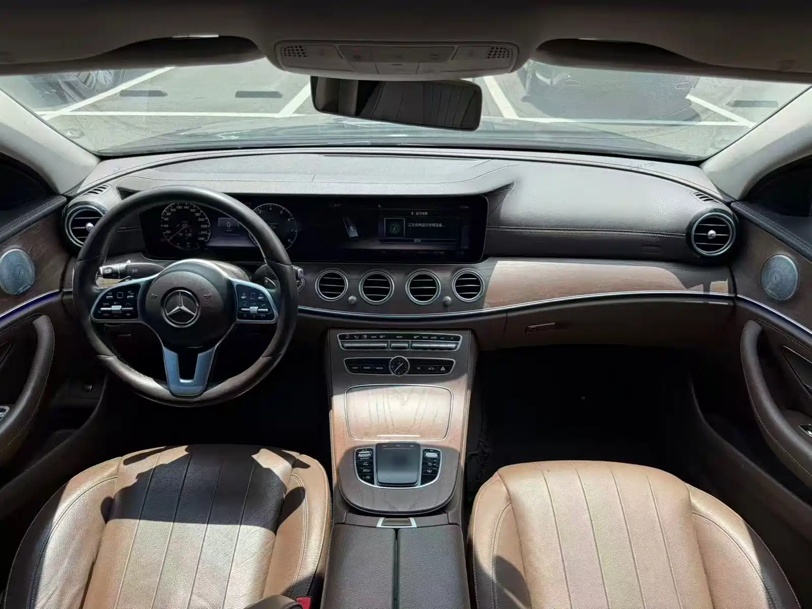 Фото 5 - Mercedes-Benz E-Class