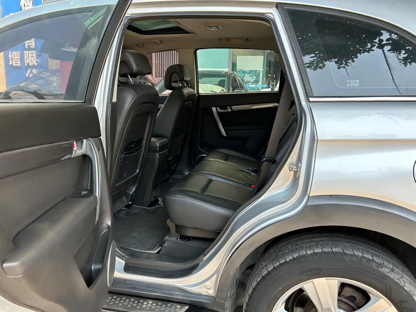 Chevrolet Captiva (Import) 2011 2.4 AT 7-Seater Luxury Edition фото 9