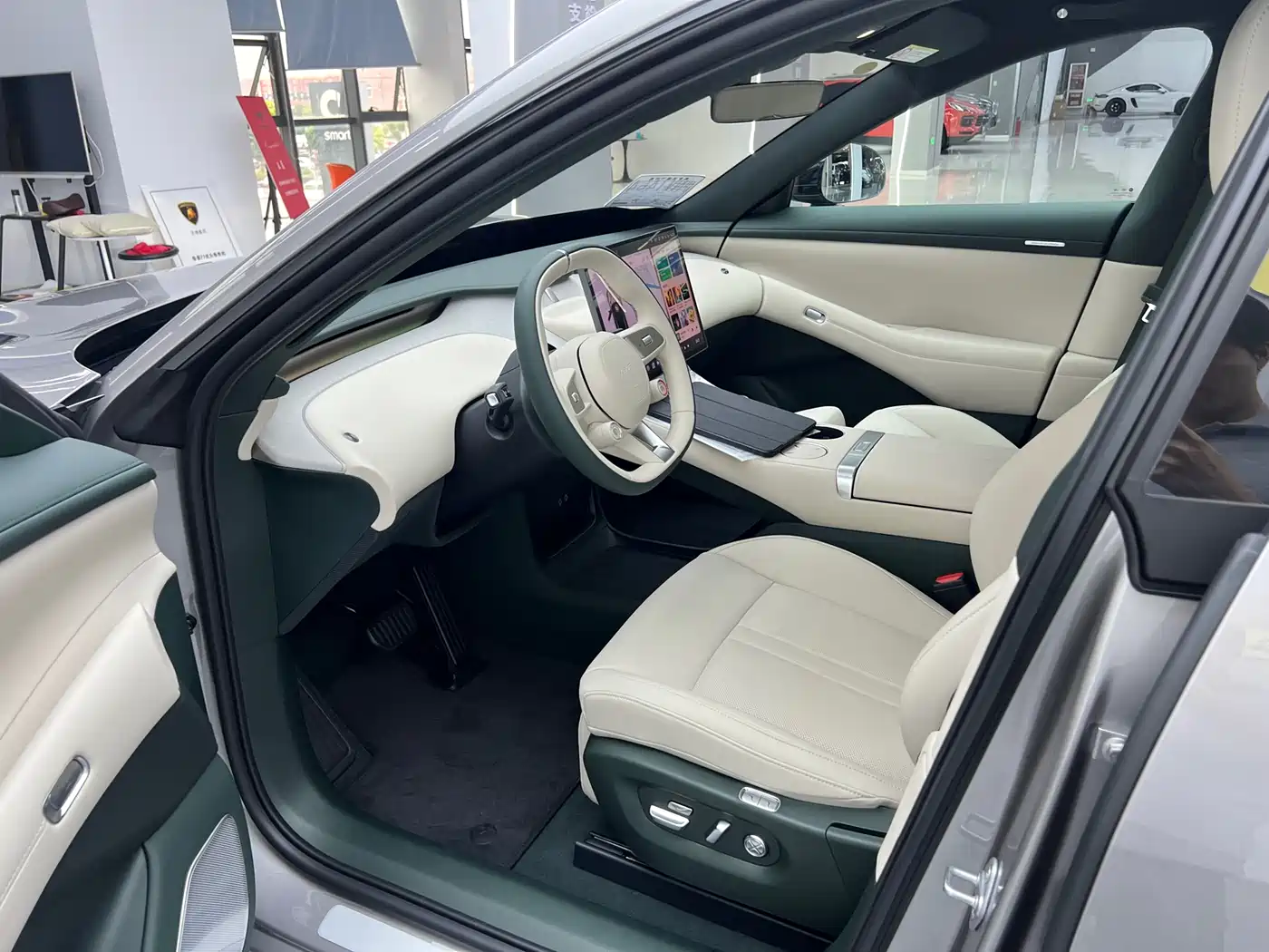 XIAOMI CAR XIAOMI YU7