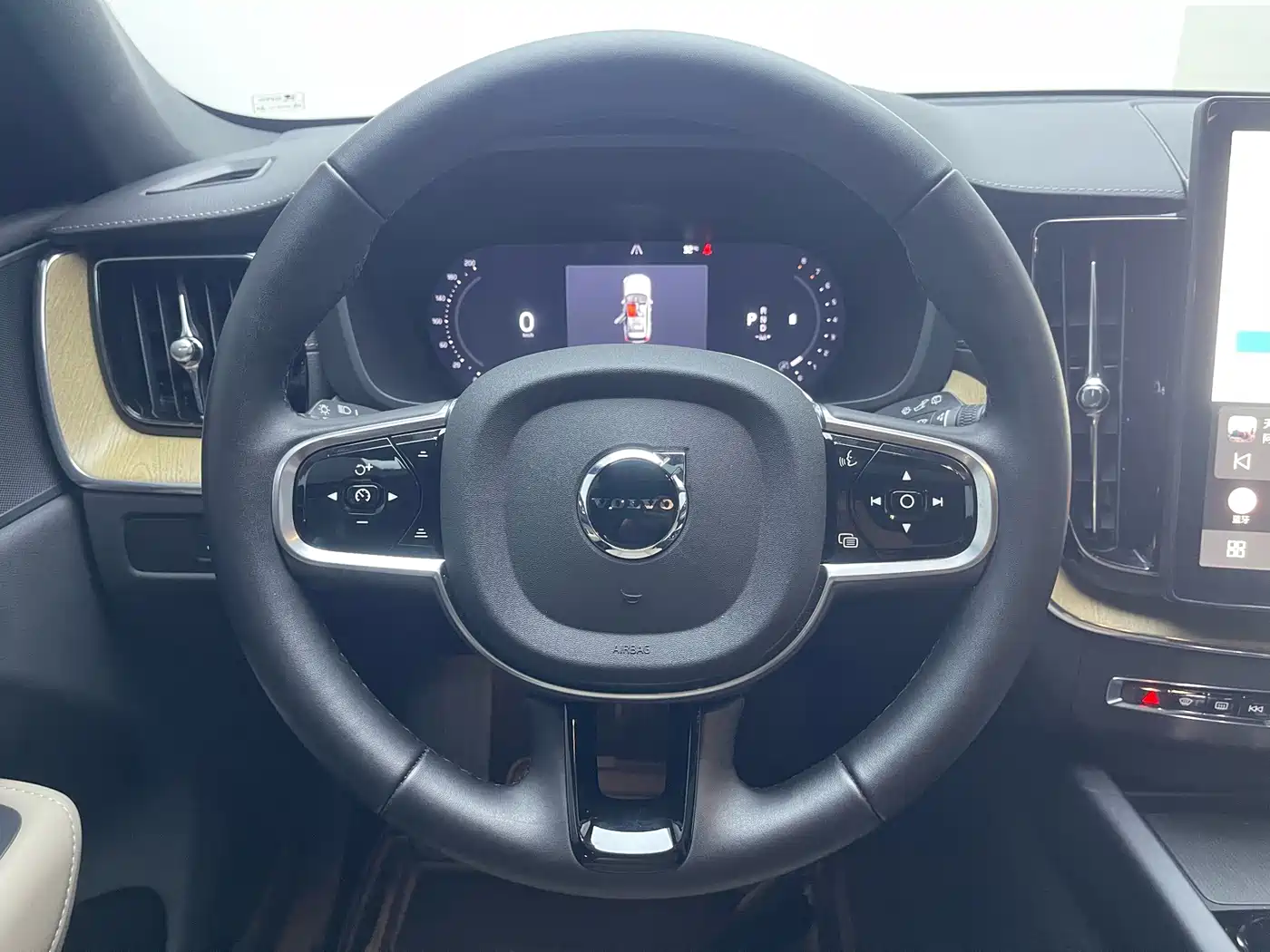 Фото 17 - Volvo XC60