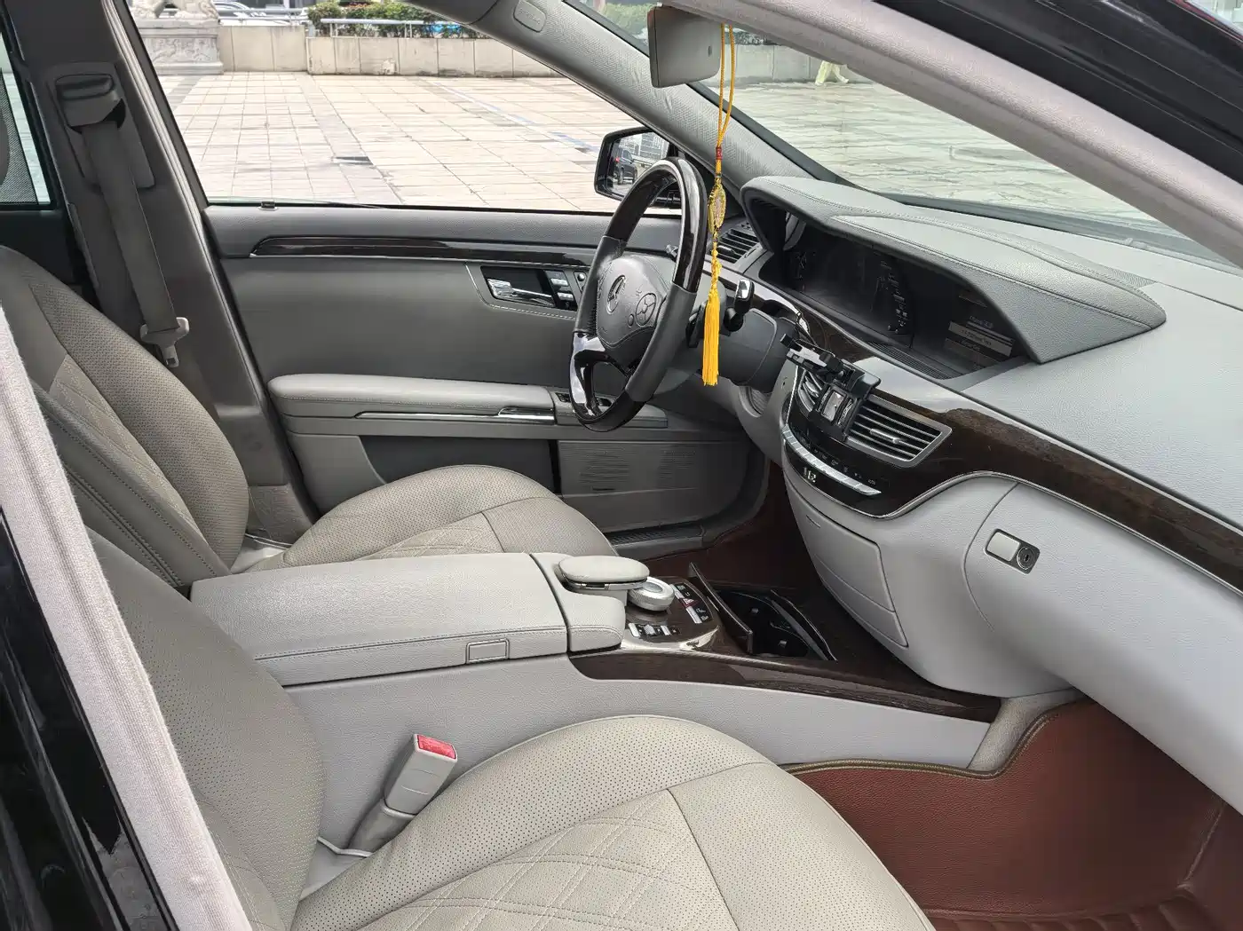 Mercedes-Benz S-Class 2012 S 300 L Luxury Grand Edition фото 15