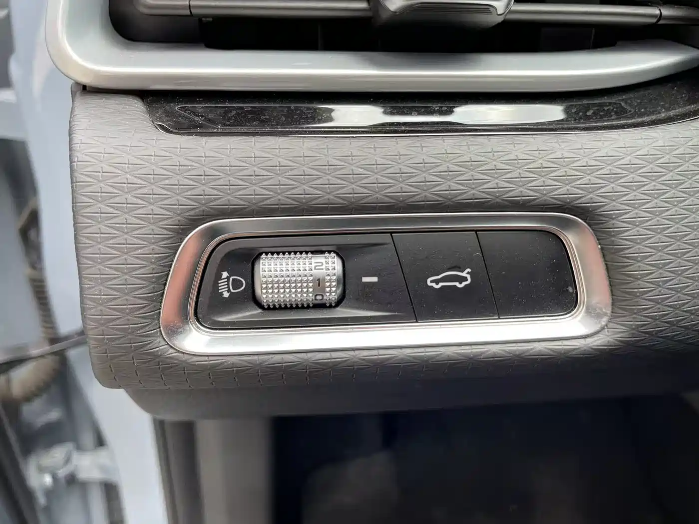 GEELY AUTOMOBILE EMGRAND