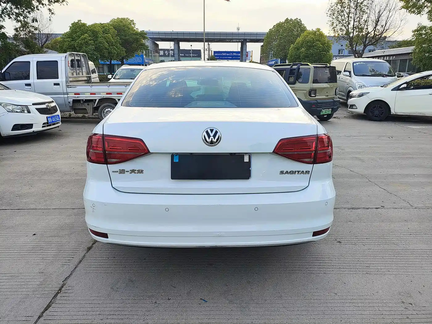 Volkswagen Sagitar 2018 1.6L Automatic Comfort фото 6