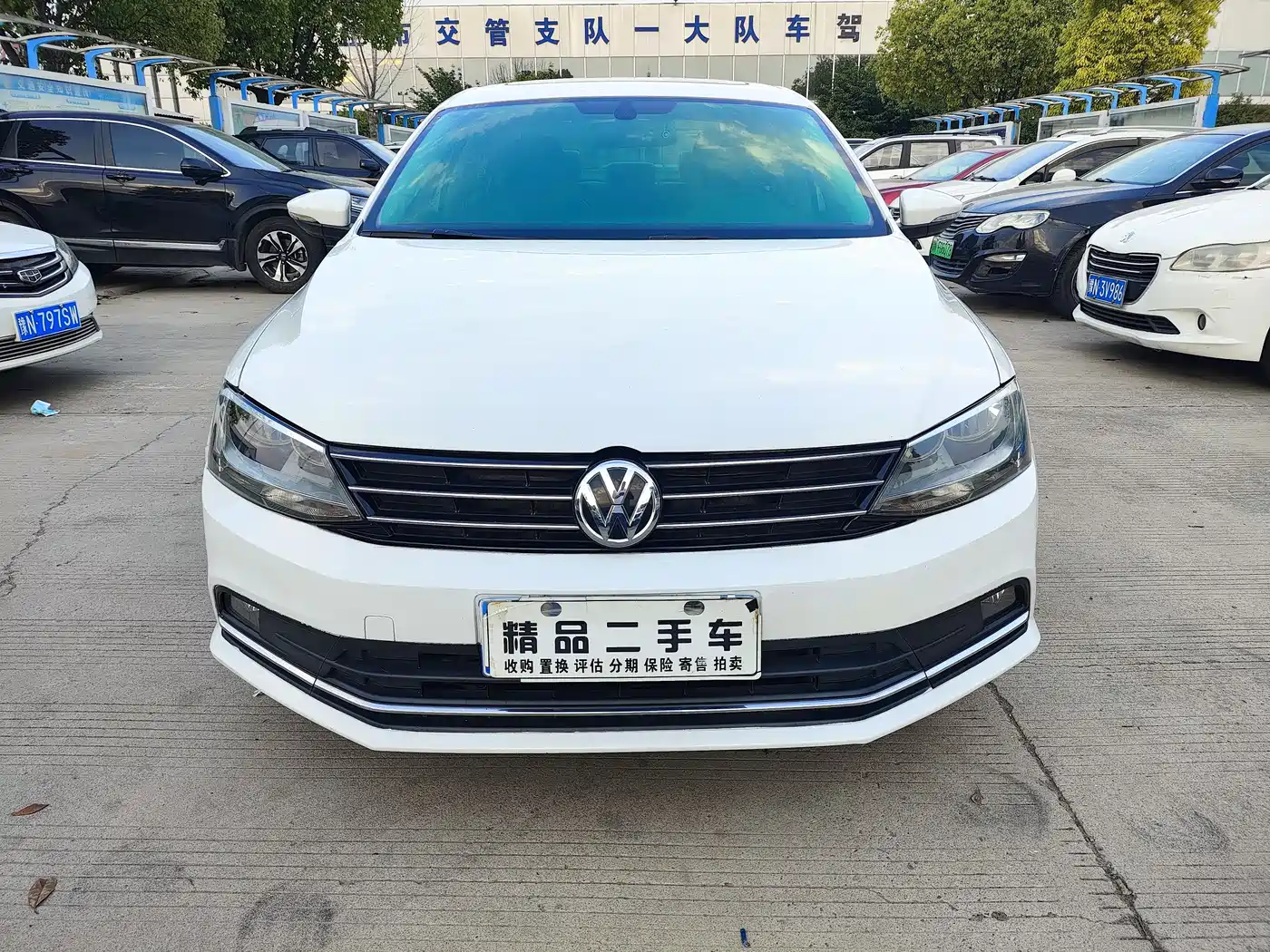 Volkswagen Sagitar 2018 1.6L Automatic Comfort фото 2