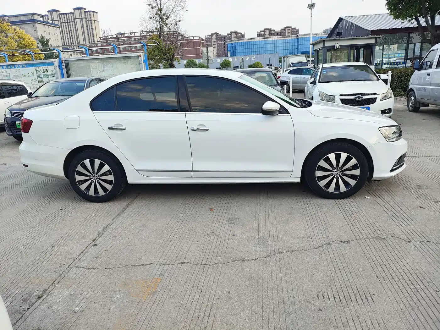 Volkswagen Sagitar 2018 1.6L Automatic Comfort фото 4