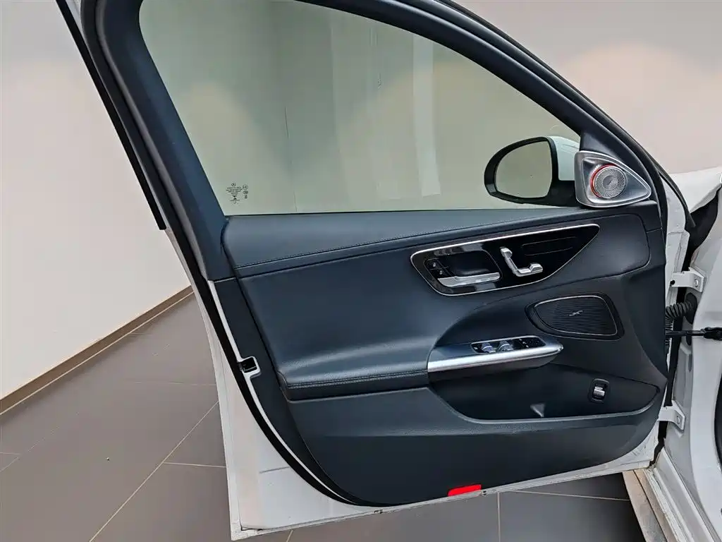 Mercedes-Benz C-Class 2025 C 260 L Sport Edition фото 18