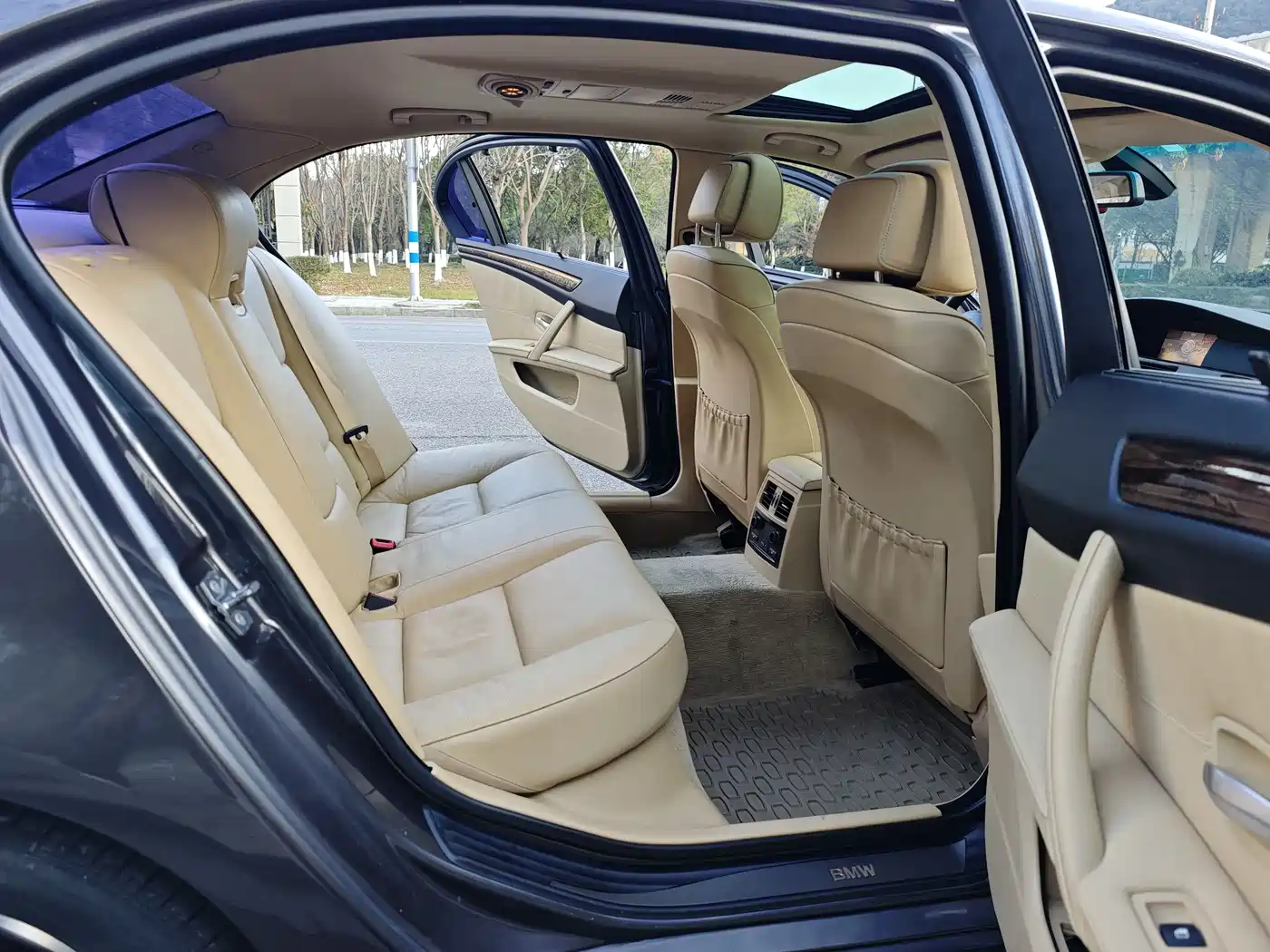BMW 5 Series 2009 Model 523Li Premium фото 14