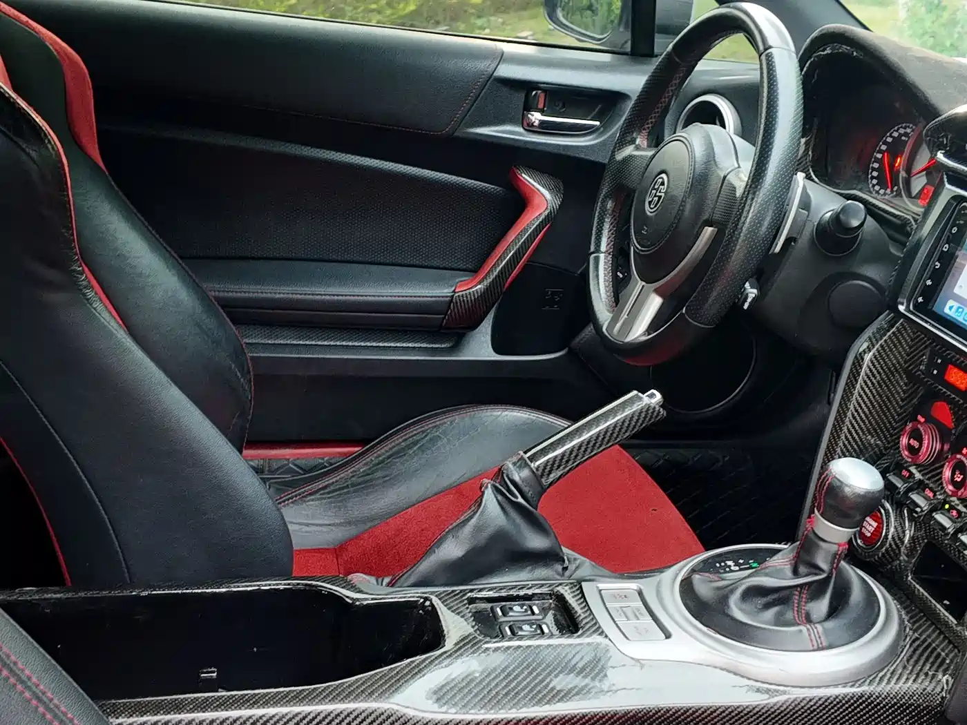 Toyota 86 2013 2.0L Automatic Luxury фото 45