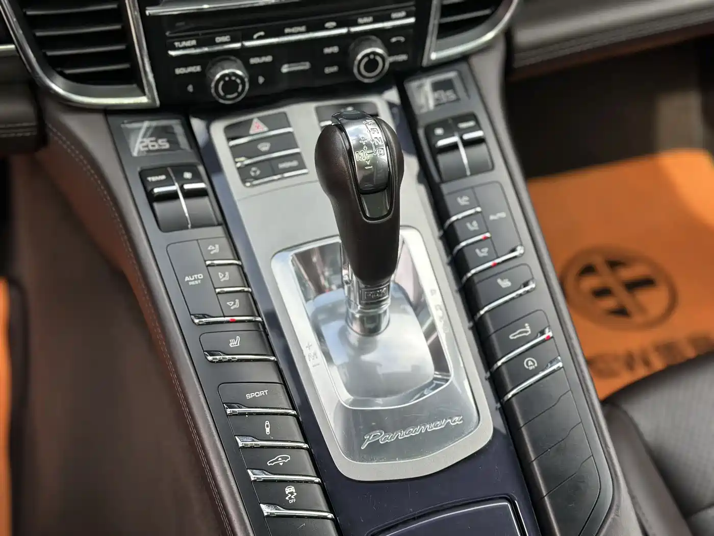 Porsche Panamera 2010 Panamera 4 3.6L фото 11