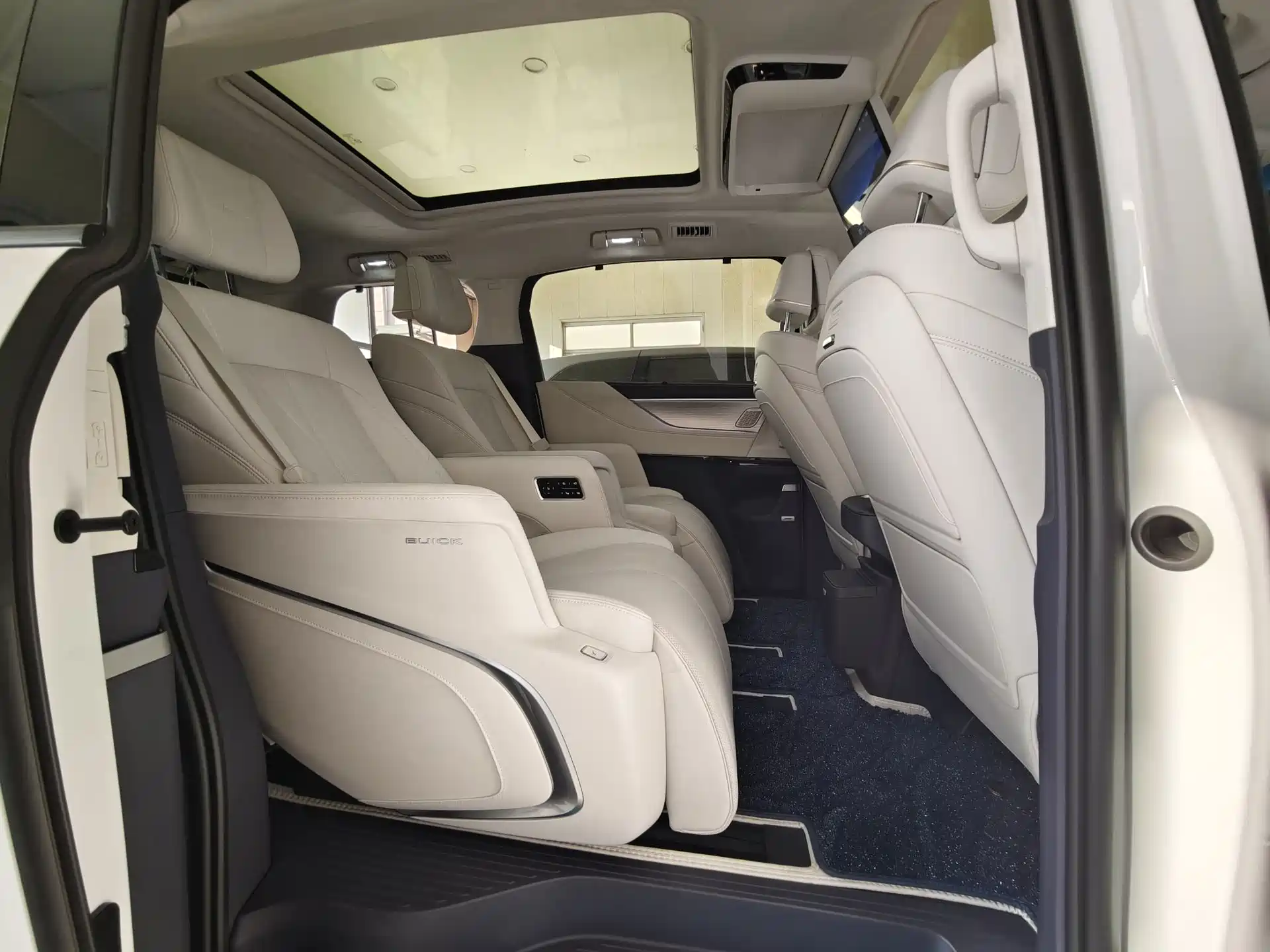 Фото 20 - Buick GL8
