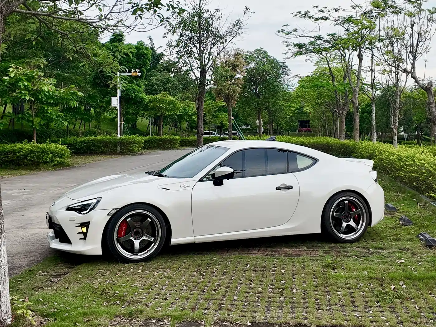 Toyota 86 2013 2.0L Automatic Luxury фото 27