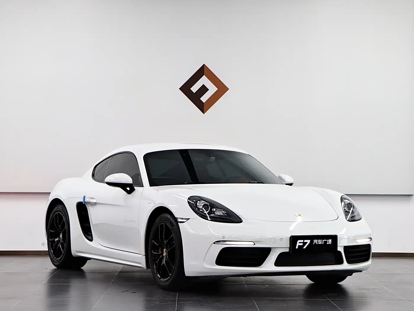 Porsche 718 2016 Cayman 2.0T фото 3