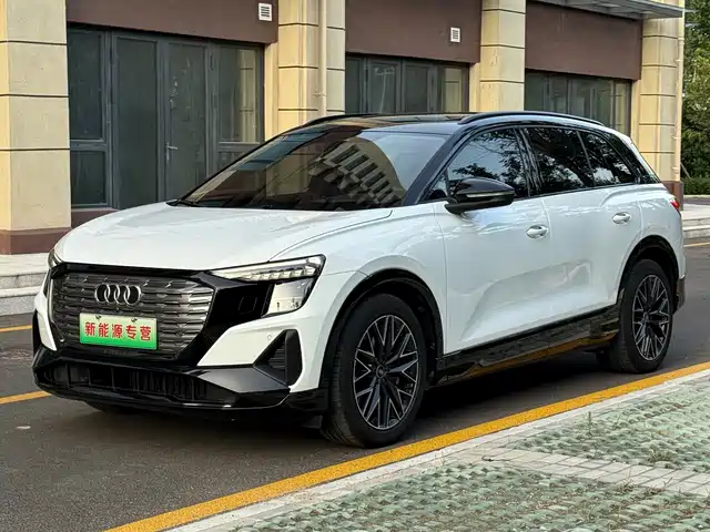 Audi Q5 e-tron 2023