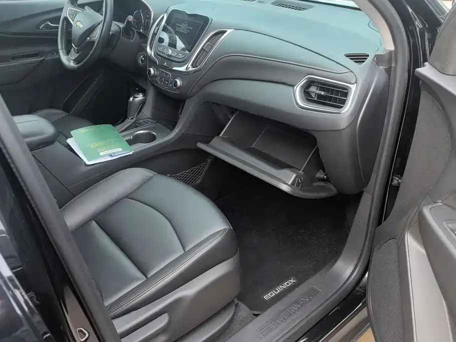Фото 8 - Chevrolet Equinox