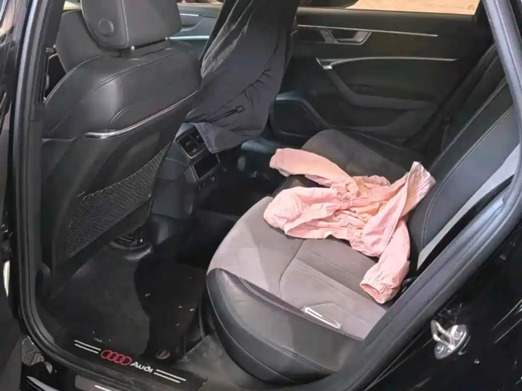Audi A6L 2023 45 TFSI Premium Selection Elegance фото 9