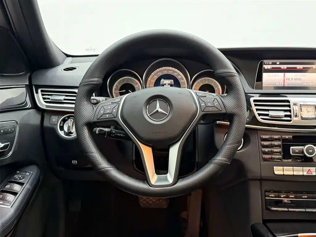 Mercedes-Benz E-Class 2015 E 200 L Sport фото 27