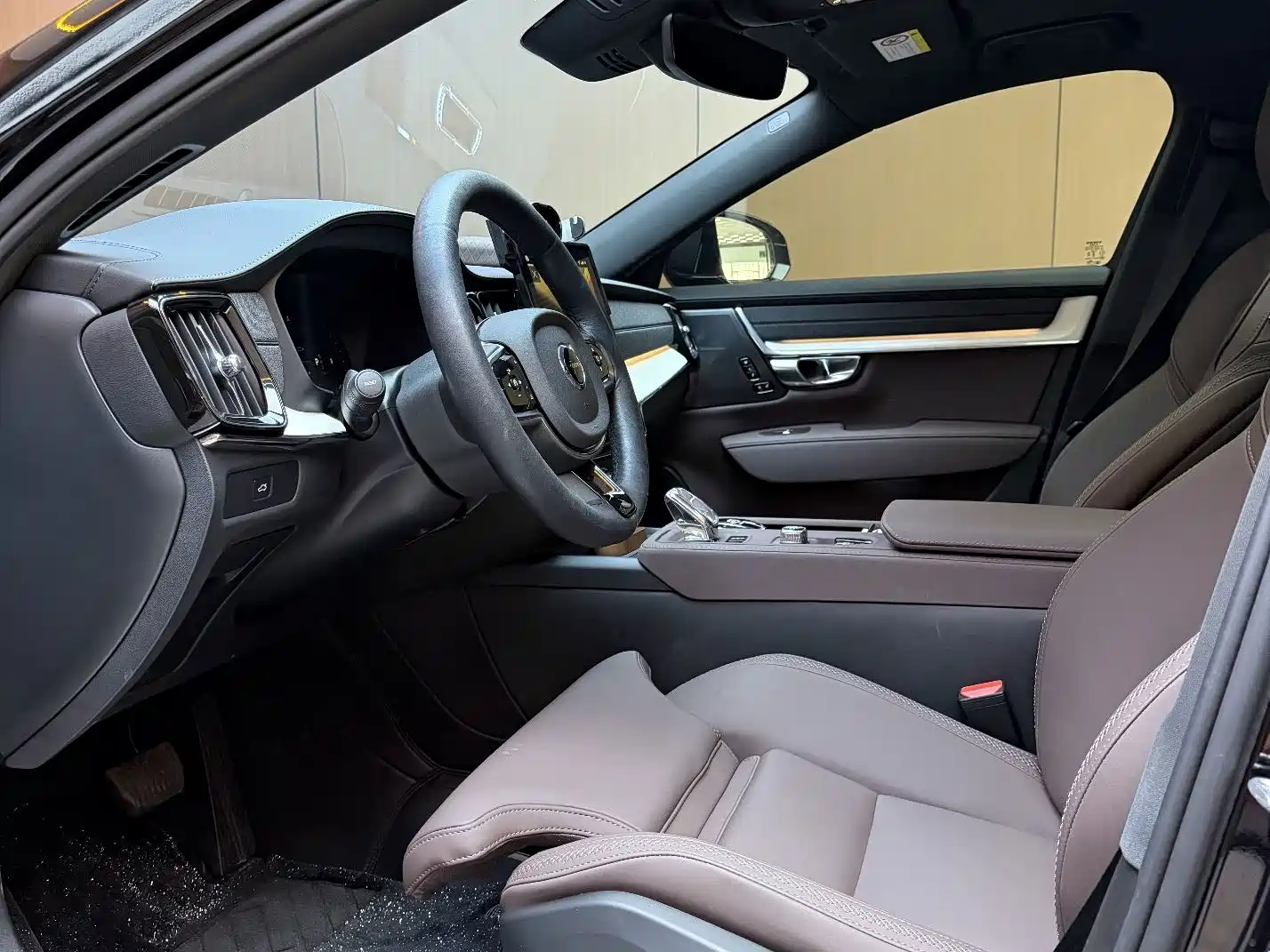 Photo 5 - Volvo S90