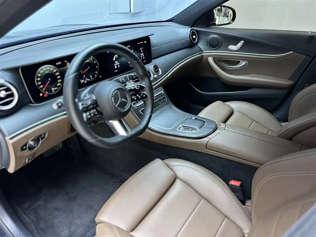 Mercedes-Benz E-Class 2022 E 260 L Sport фото 17