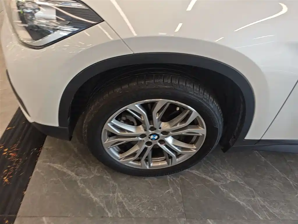 BMW X1 2019 sDrive20Li Leading Model фото 23