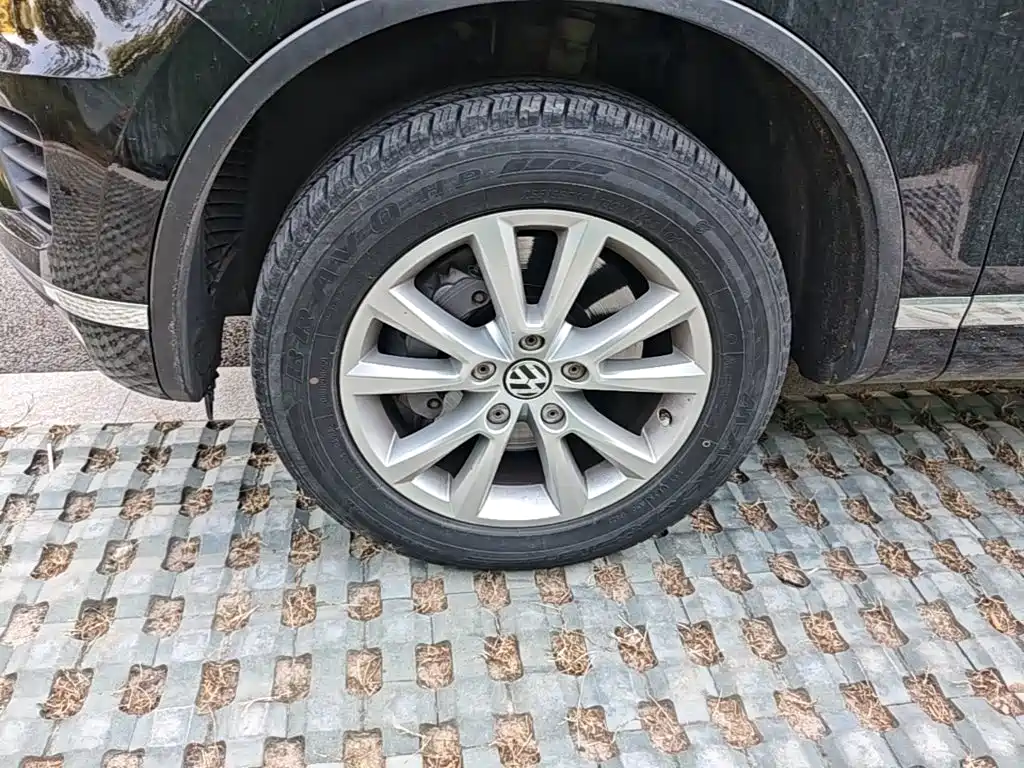 Фото 23 - Volkswagen Touareg