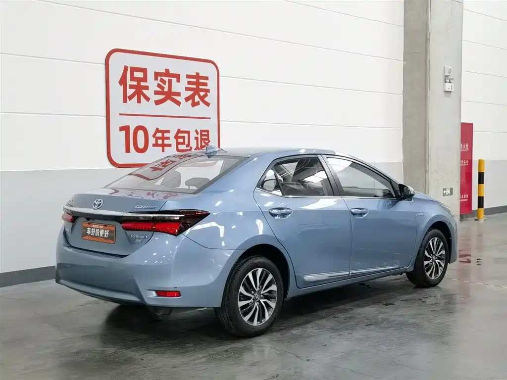 Toyota Corolla 2017 Facelift Hybrid 1.8L E-CVT Elite Edition фото 2